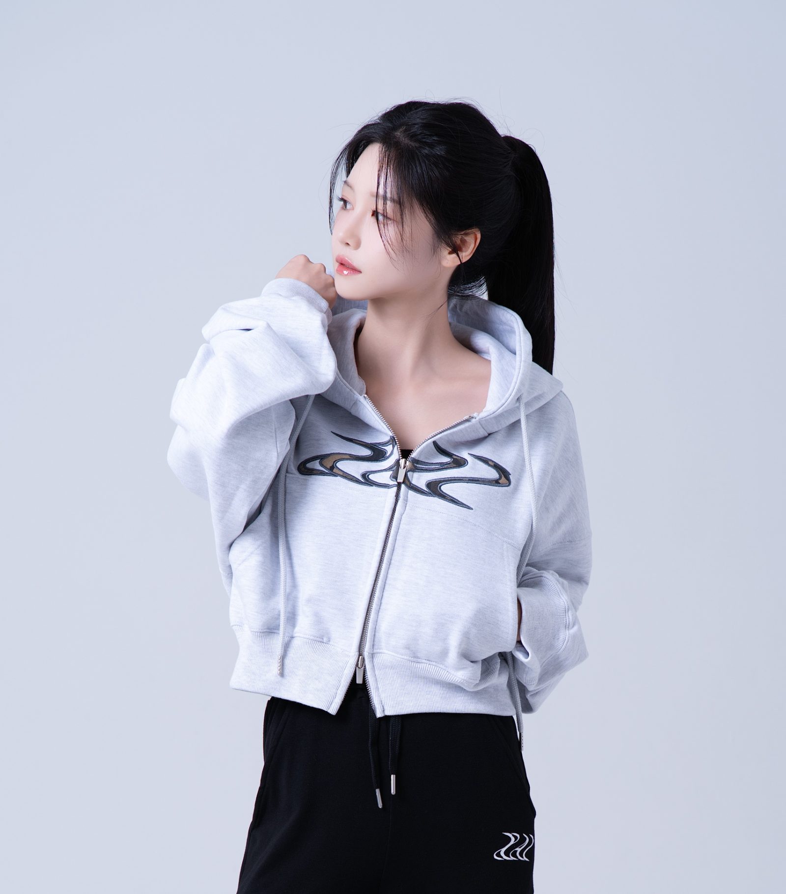 ๐๐๐ ์ฐ๋จผ ์นด๋ชจ ๋ก๊ณ ์คํ๋ฆฟ ํฌ๋กญ ํ๋ ์ง์
(White Melange) 4