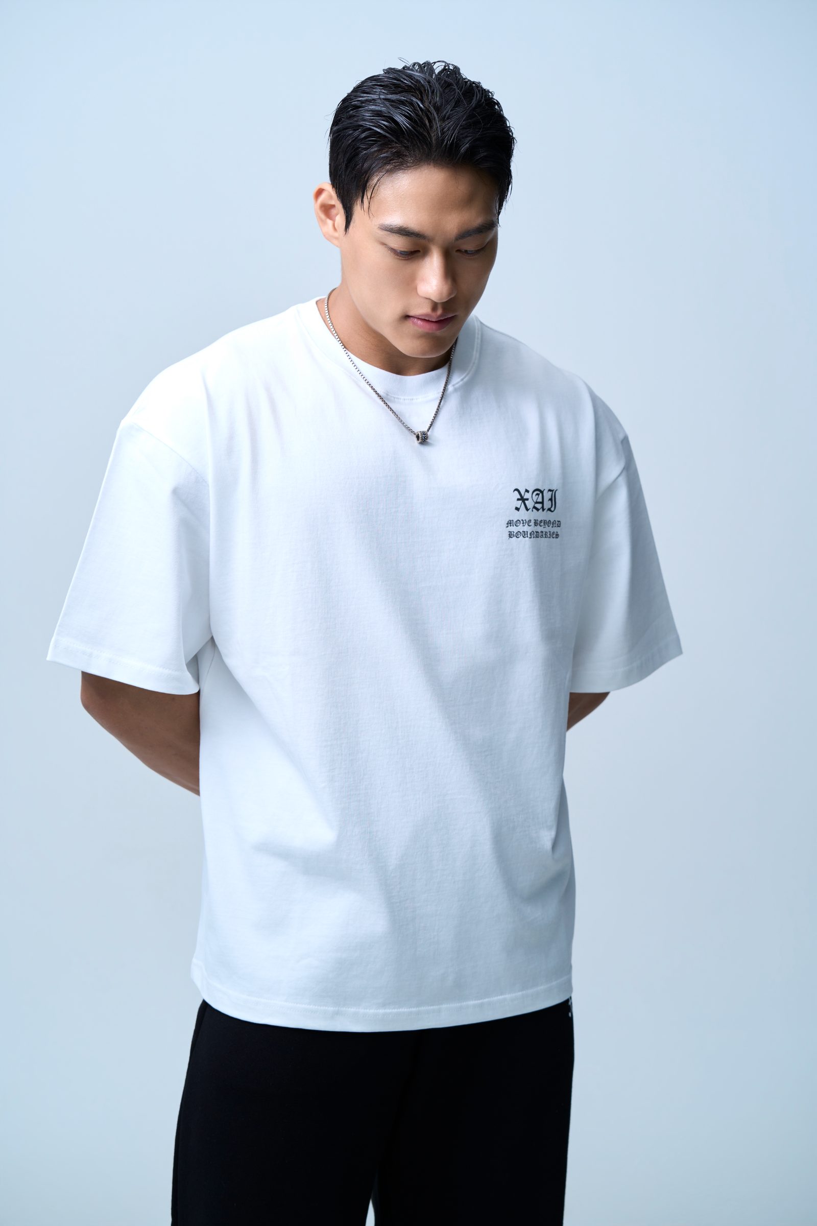 ๐๐๐ ๋ ํฐ๋ง ๋ก๊ณ ํผ๊ทธ๋จผํธ ์ค๋ฒํ ํฐ์
์ธ (White) 2
